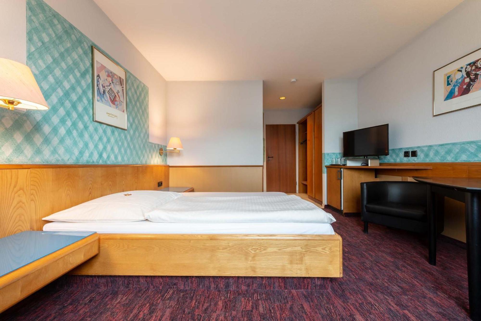 enjoyHotel garni Korntal Stuttgart Bagian luar foto